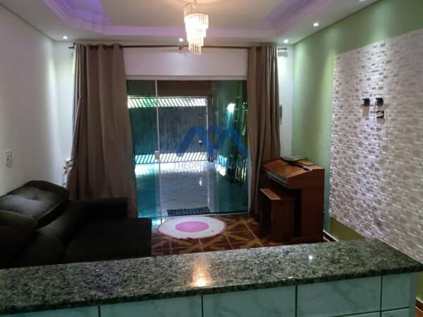 Linda Casa à Venda no Bairro Jardim Nilton Torres