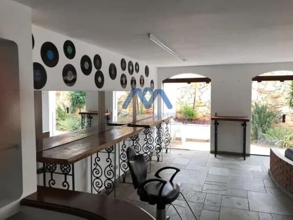 Linda Casa Comercial para Locação