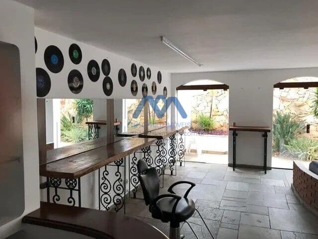 Linda Casa Comercial para Locação