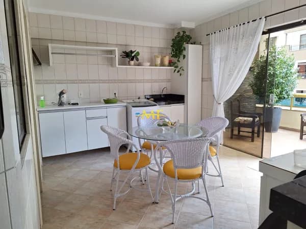 Apartamento em Itapema - Meia Praia