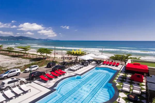 Apartamento Alto Padrão, FRENTE para o MAR, em Meia Praia - Itapema/SC.