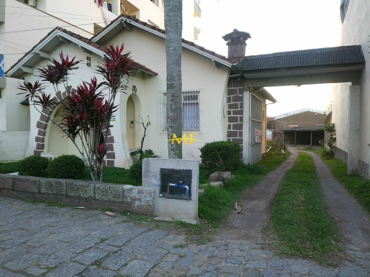 Amplo Terreno bem localizado