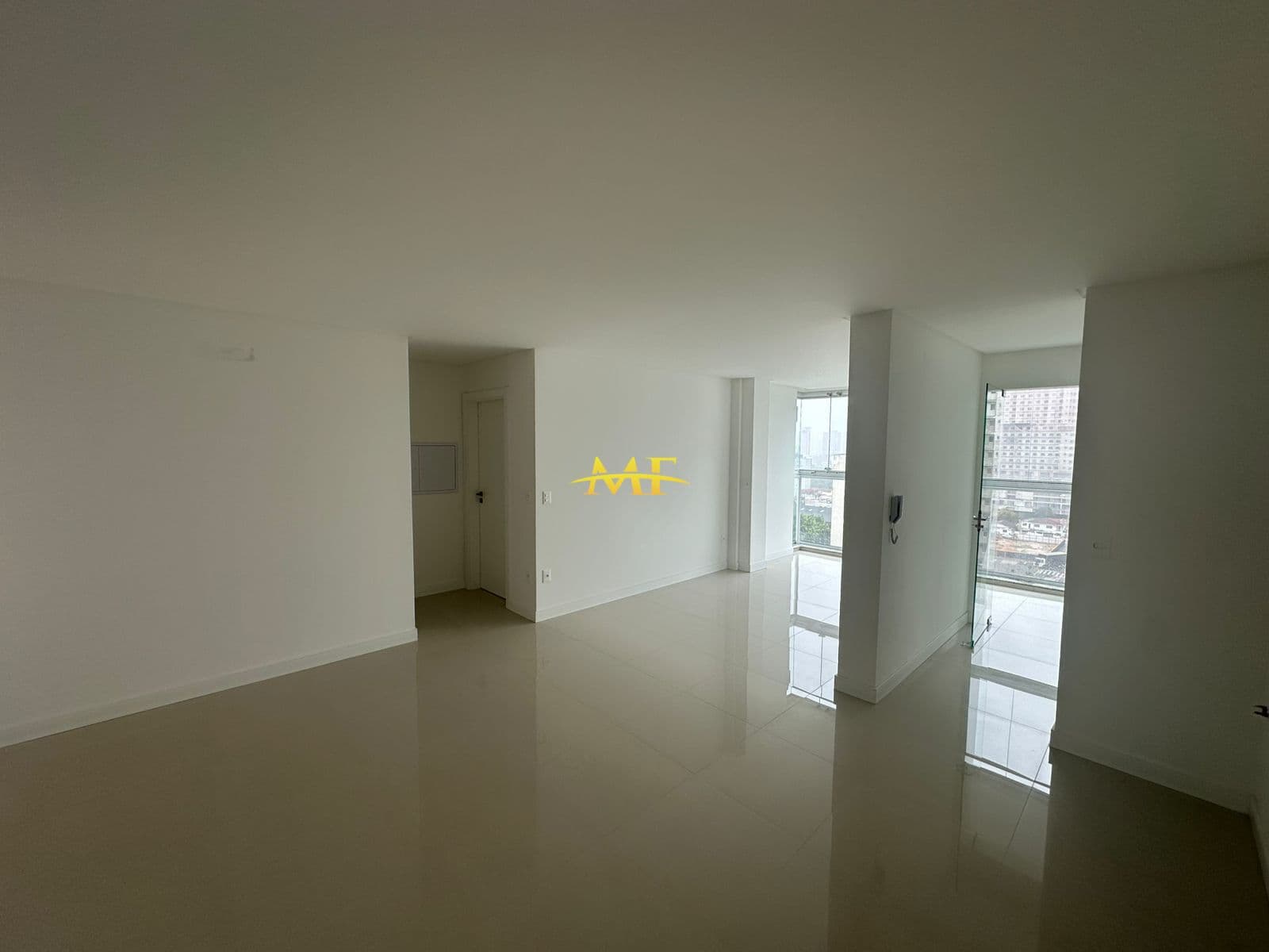 Apartamento em Itapema - Meia Praia