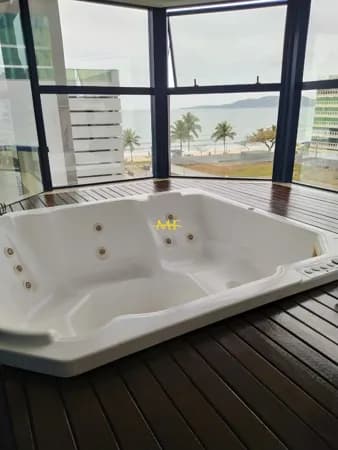 Apartamento em Itapema - Meia Praia