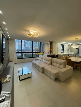 APARTAMENTO FINAMENTE MOBILIADO.
