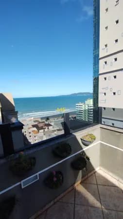 Apartamento em Itapema - Meia Praia