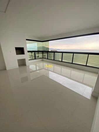 Apartamento em Itapema - Meia Praia