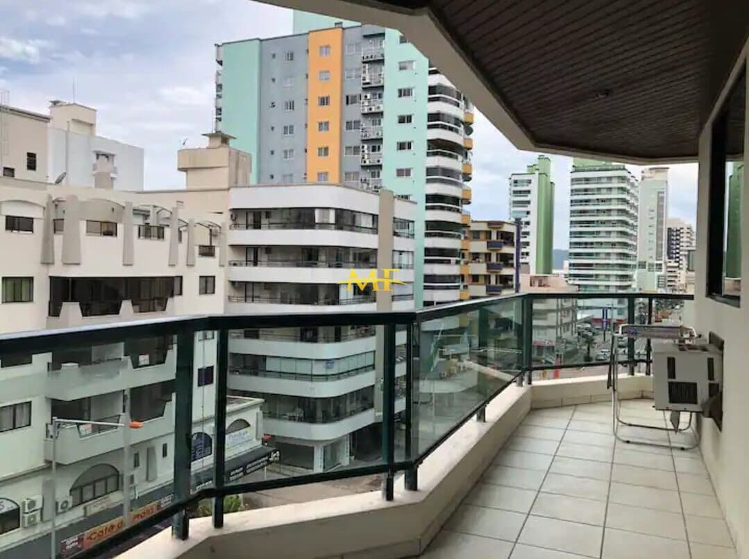 Apartamento em Itapema - Meia Praia