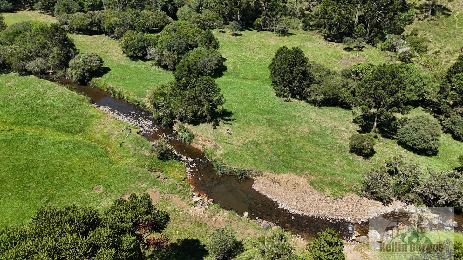 Área de 11 hectares com rio!