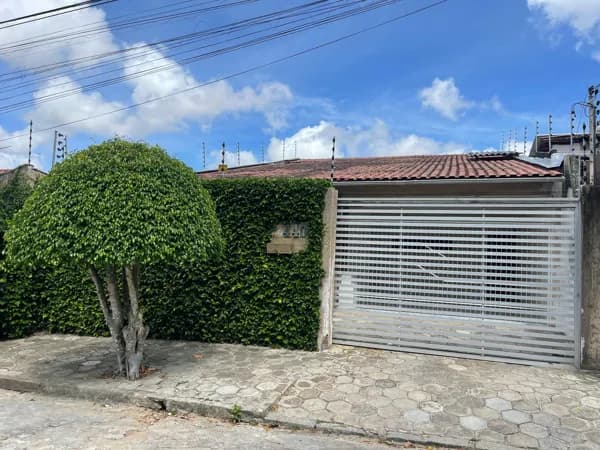 Linda casa em Campina grande, toda reformada!!!!