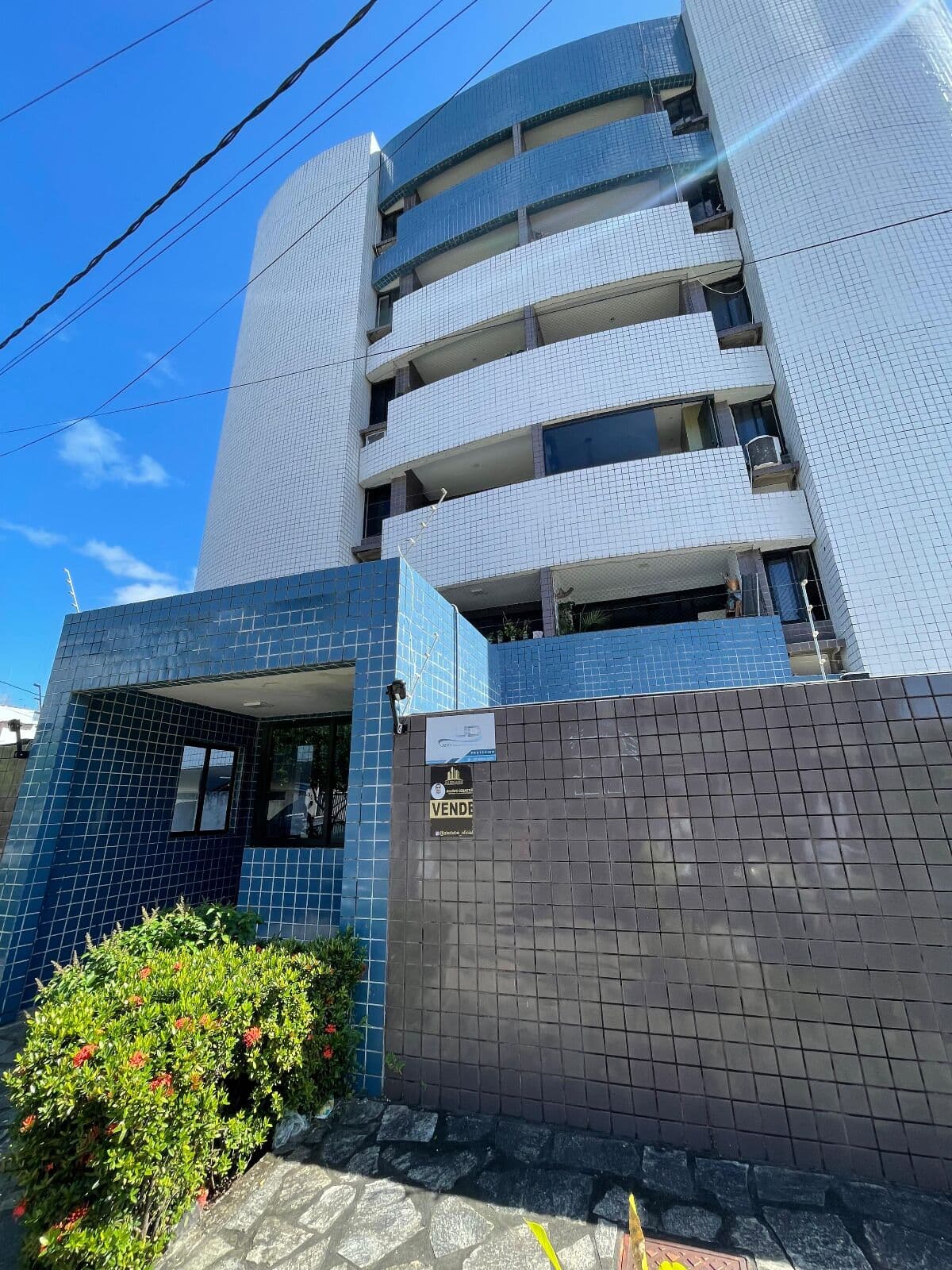 Oportunidade no Bessa, a 800 metros do mar, com elevador!!!
