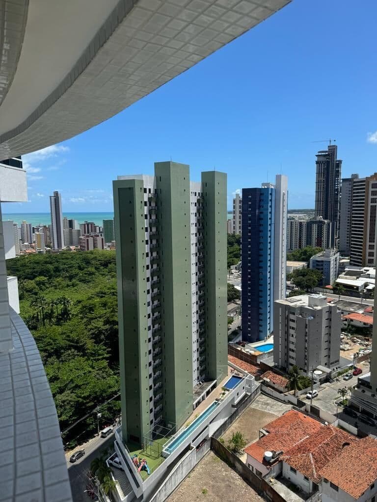 No Miramar com porteira fechada e vista mar definitiva!!!