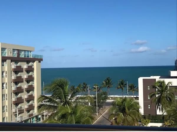 A poucos metros do mar de Intermares!! Amplo, com área de lazer completa!