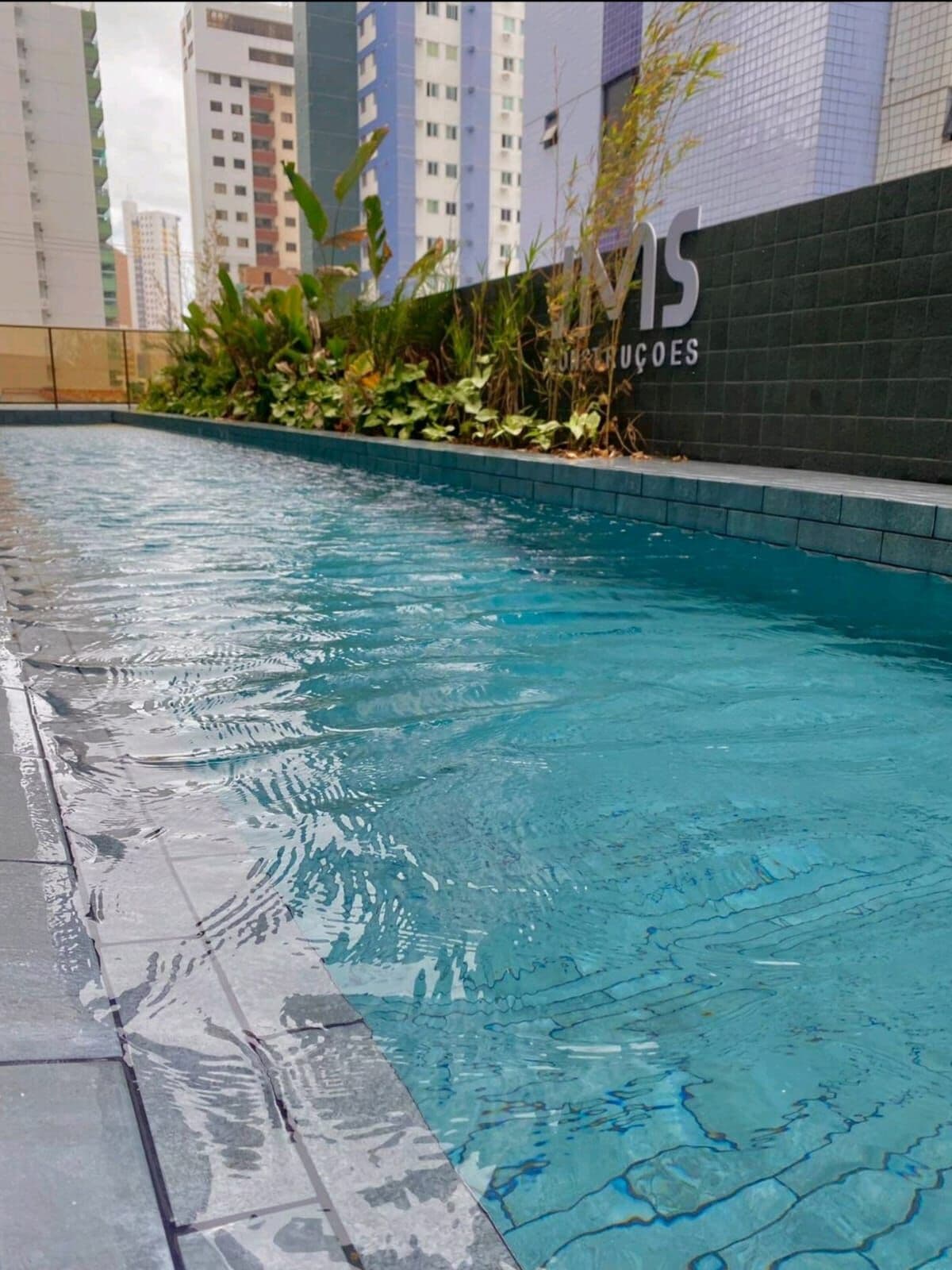 Moderno, com condomínio completo, próximo a praia de Tambaú!