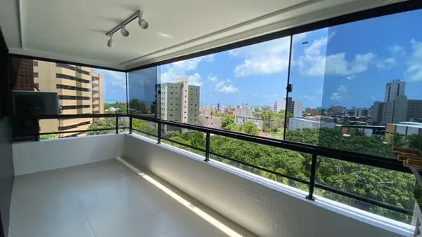 Belíssimo apartamento em excelente localização no Bessa!!