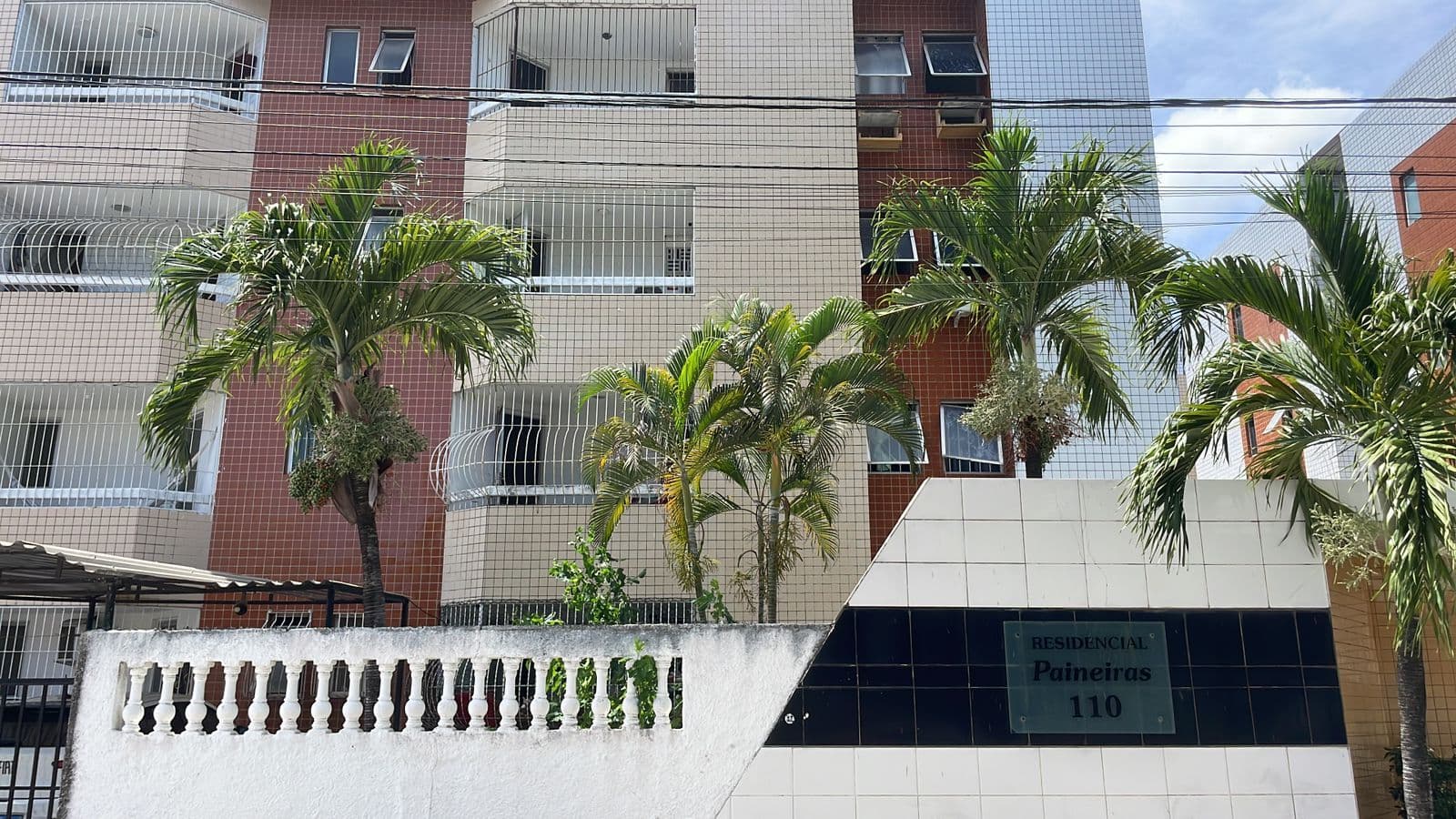 Com 3 Quartos, Em Ótima Localização Próximo A Unipê!
