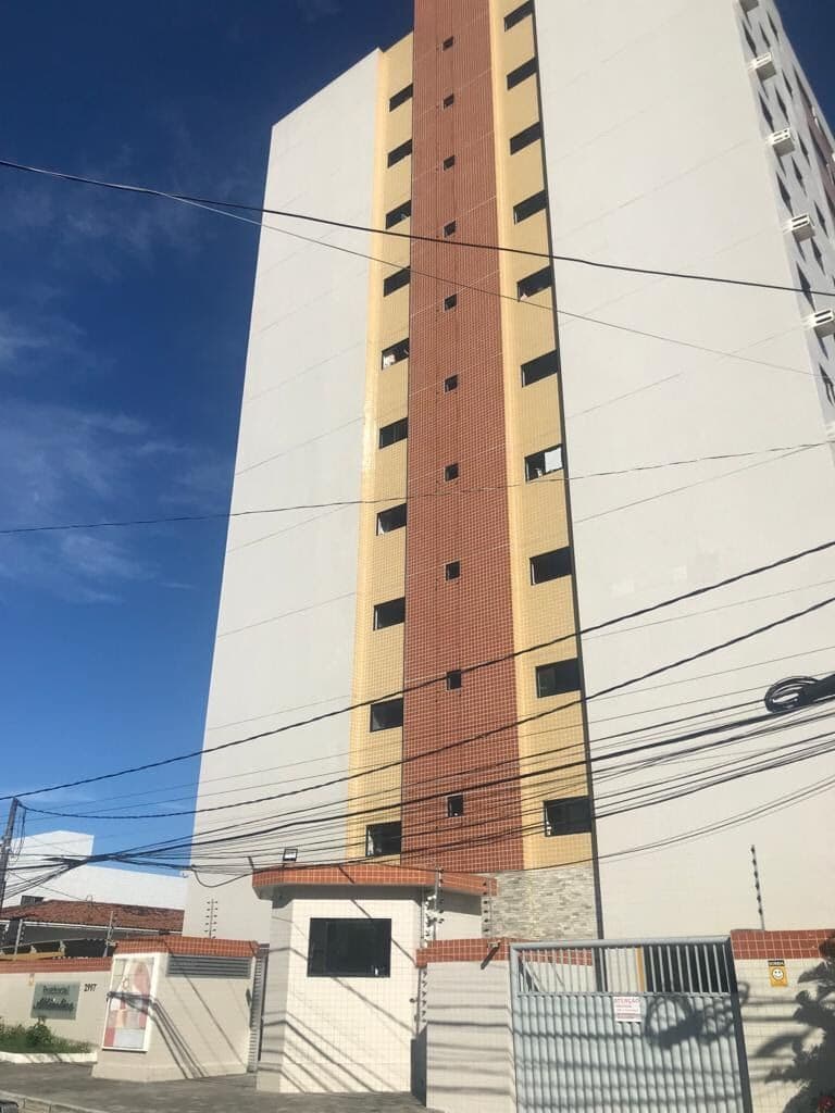 Na Torre, com elevador e piscina!!