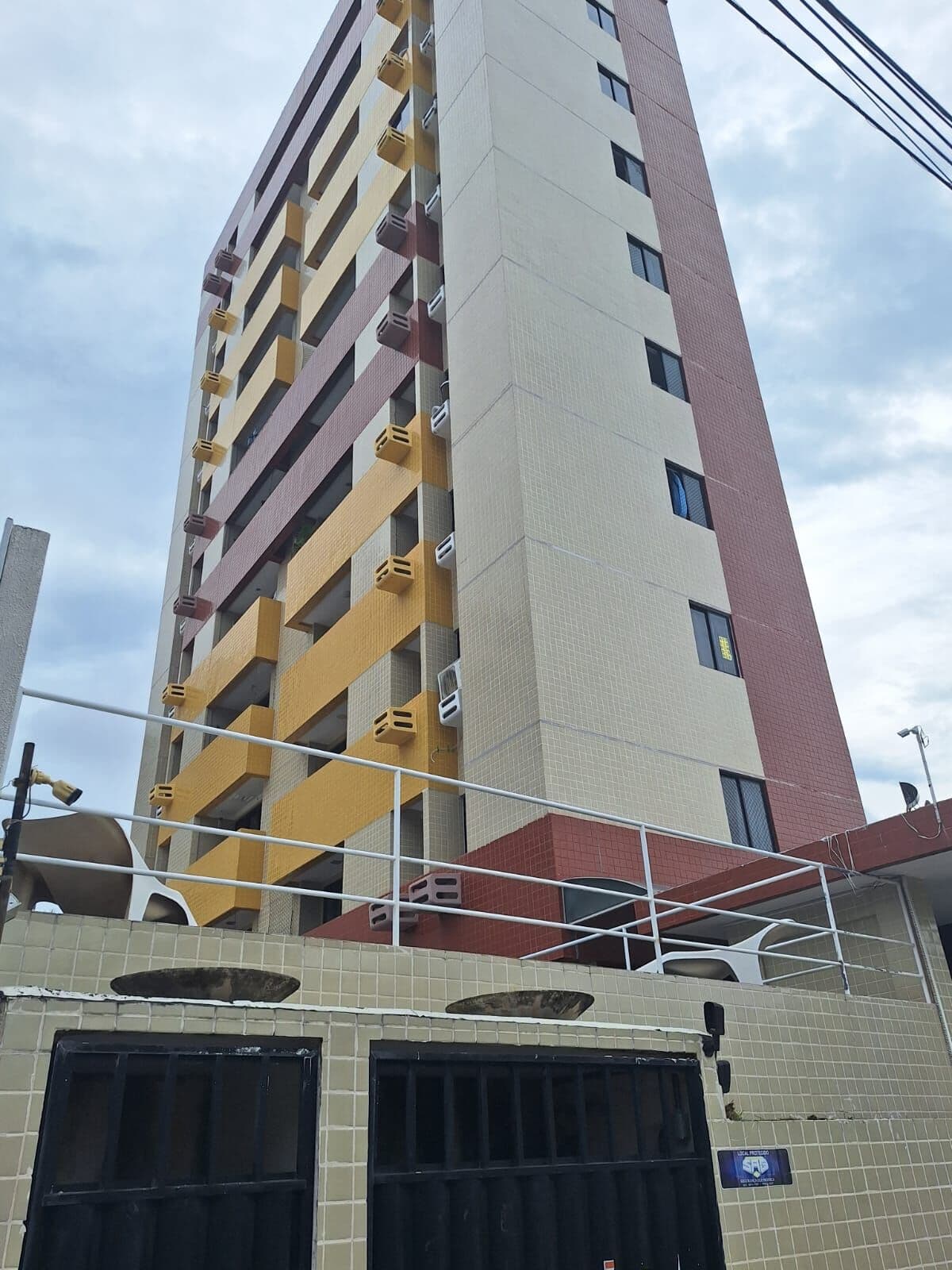 Mobiliado e com excelente localização em Manaíra!!!