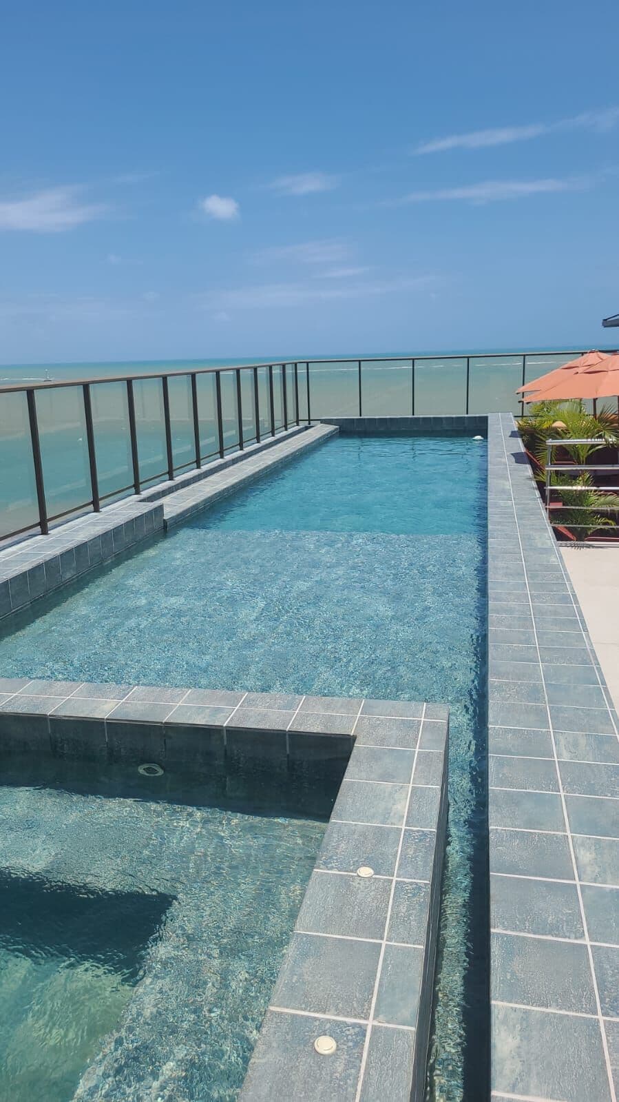 Lindo flat mobiliado pé na areia em Cabedelo!!!