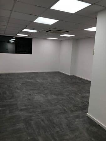 Ótima sala pronta para usar ou rentabilizar!!!!