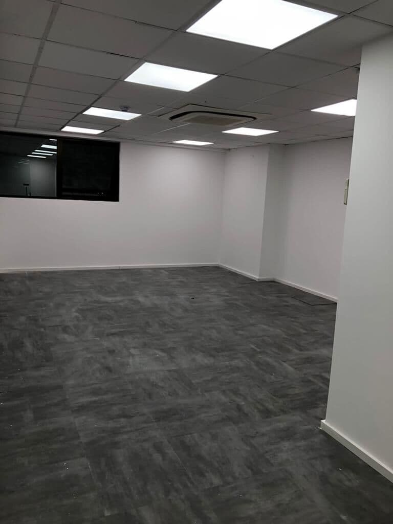 Ótima sala pronta para usar ou rentabilizar!!!!