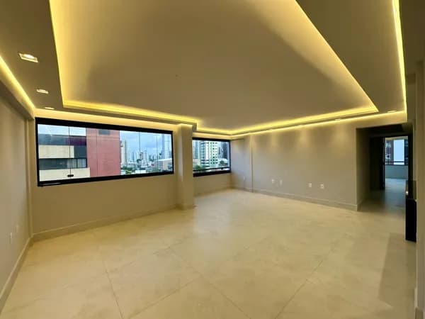 Apartamento Espaçoso A Menos De 200 Metros Da Praia!!