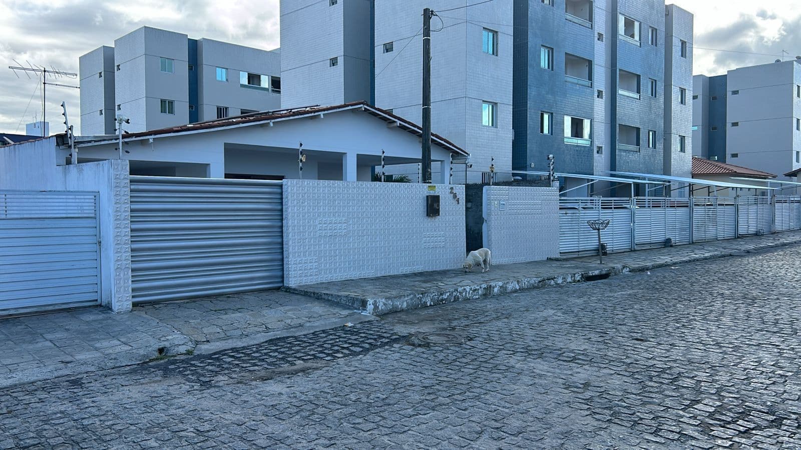 Casa em excelente localização no Geisel!!