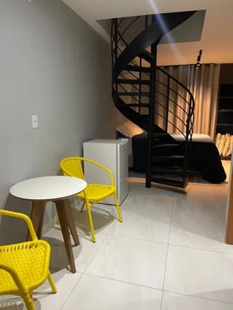 Duplex Mobiliado em Excelente Localização em Intermares!!