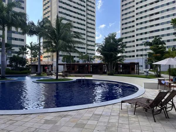 Com 3 quartos e em Condomínio Club pertinho da UNIPÊ!!!