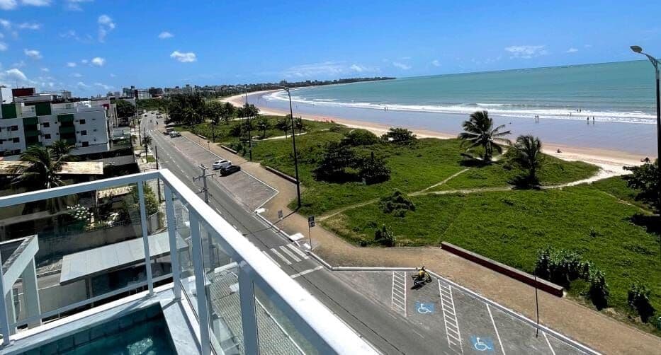 Flat pronto para usar ou rentabilizar na beira mar do Bessa!!!!