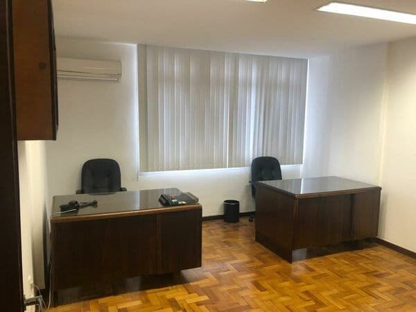 Sala em ótimo empresarial no Centro!!