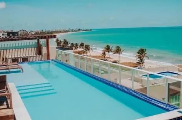Flat mobiliado a menos de 50m do mar de Intermares!