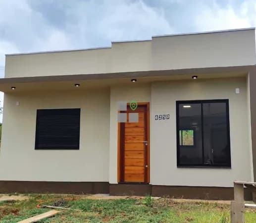 Casa em local tranquilo com terreno enorme