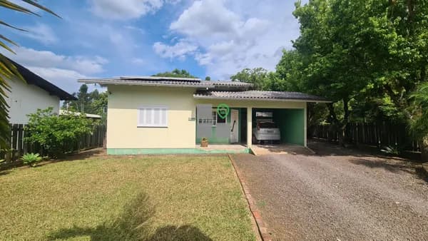 Casa com amplo plátio