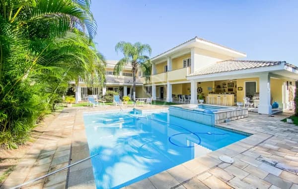 Casa duplex maravilhosa no condomínio Malibu, com localização privilegiada à venda - Barra da Tijuca - RJ