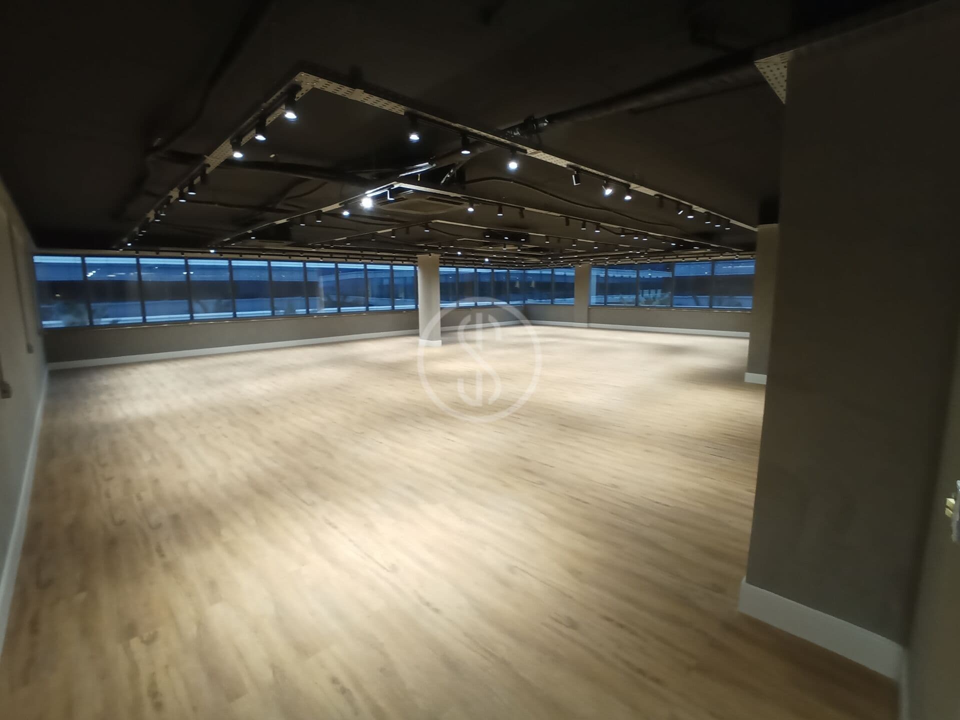 Sala comercial de 201 m² reformada com 5 vagas no Seletto Business Doc - Barra da Tijuca, RJ
