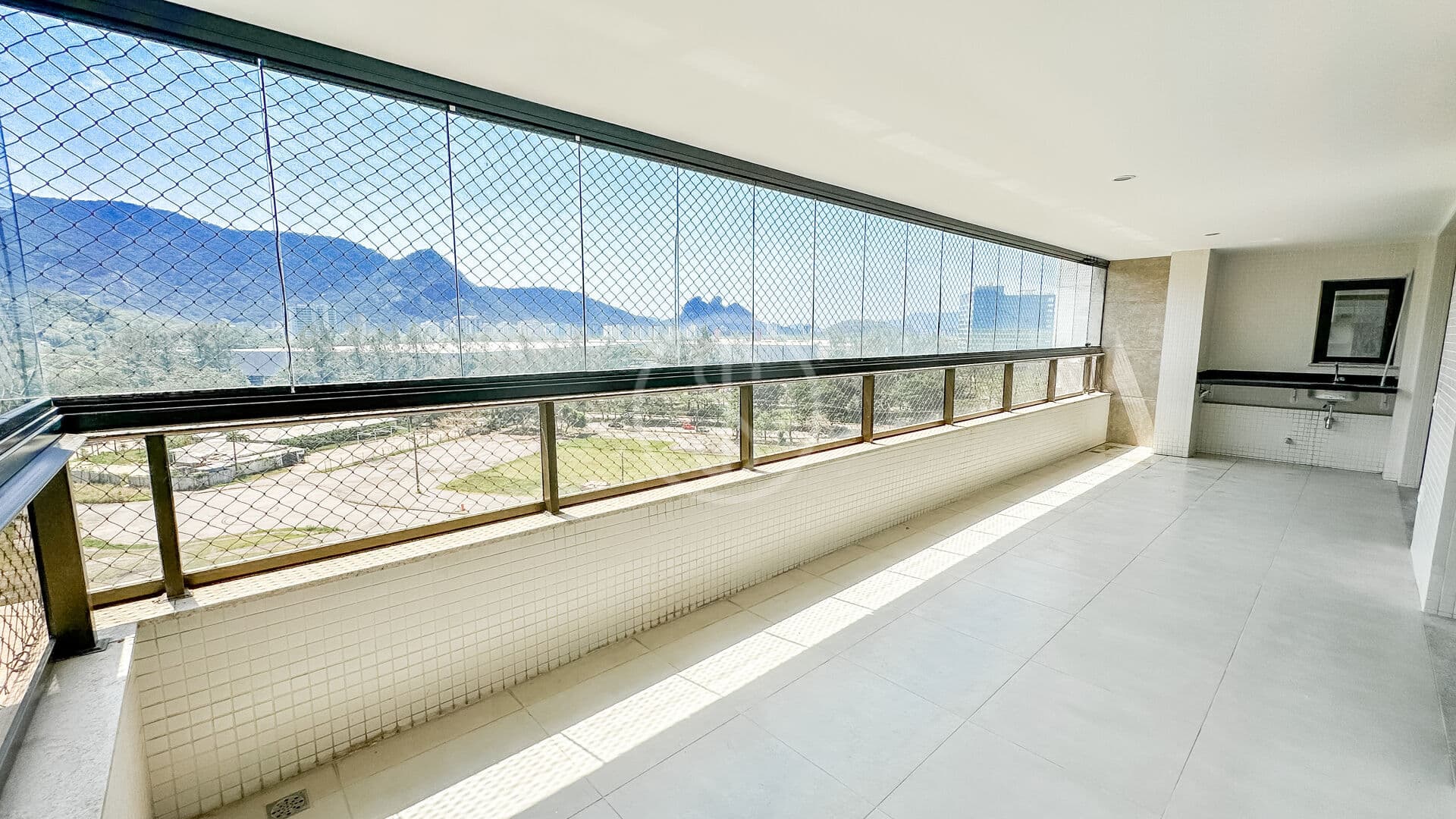 Apartamento de 3 quartos (1 suíte) com varanda gourmet à venda no Saint Michel, Ilha Pura - Barra Olímpica, RJ