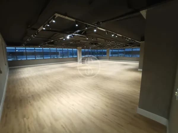 Sala comercial de 201 m² reformada com 5 vagas no Seletto Business Doc - Barra da Tijuca, RJ