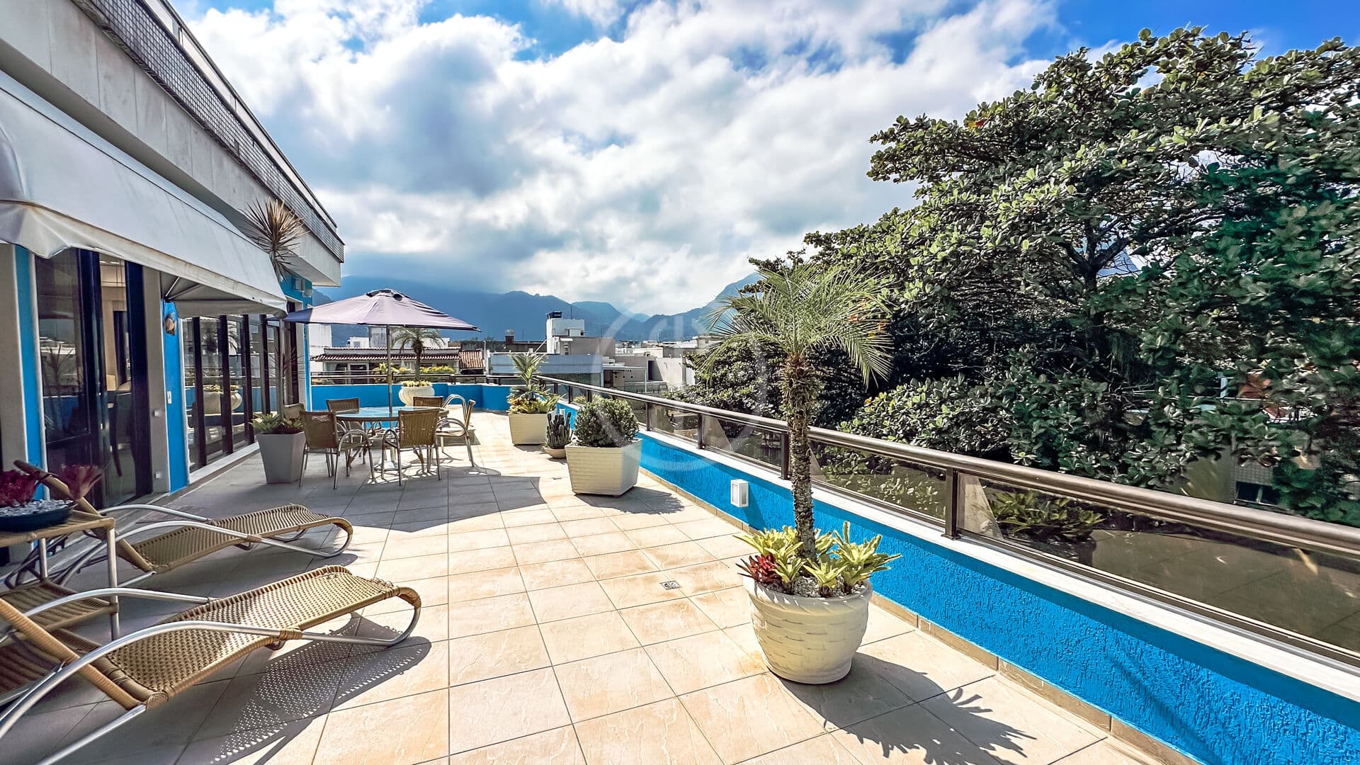 Cobertura Linear com piscina e vista para Pedra da Gávea à venda no Jardim Oceânico - Barra da Tijuca