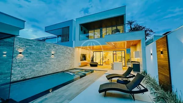 Nova! Casa Triplex moderna de 450 m² com 4 a 6 suítes à venda no condomínio Rio Mar