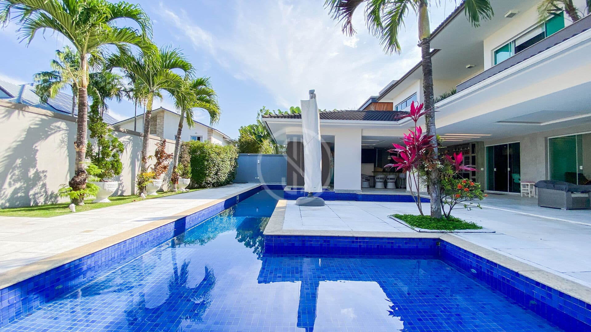 Triplex de 900 m² com elevador no condomínio Del Lago - Barra da Tijuca, RJ