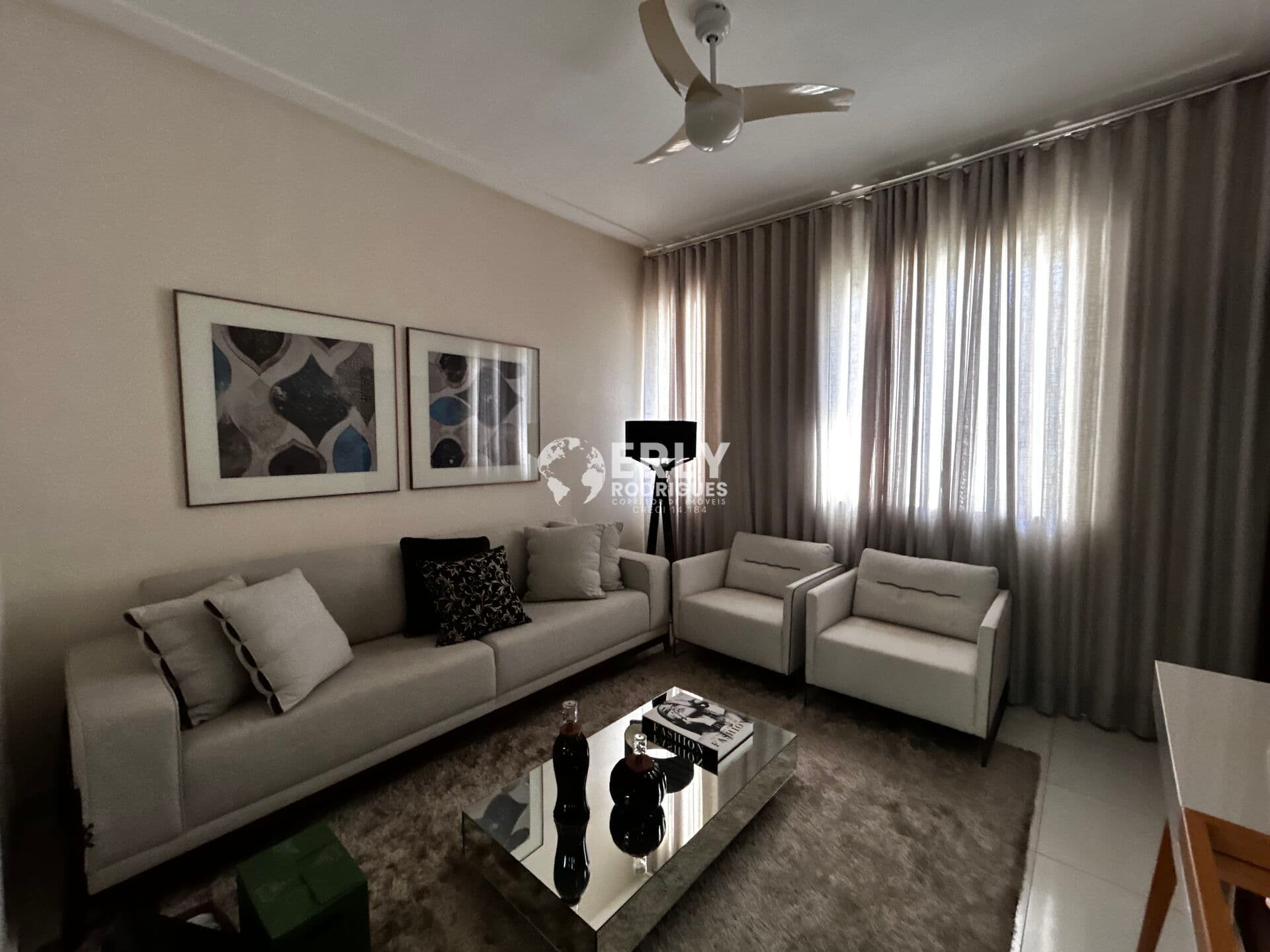 Casa duplex no Melo Viana