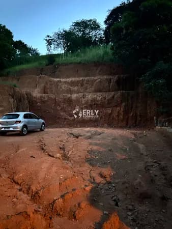 Lote plano no Caladinho do Meio