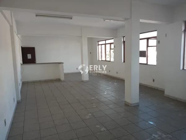 Sala comercial com 71 metros no Centro