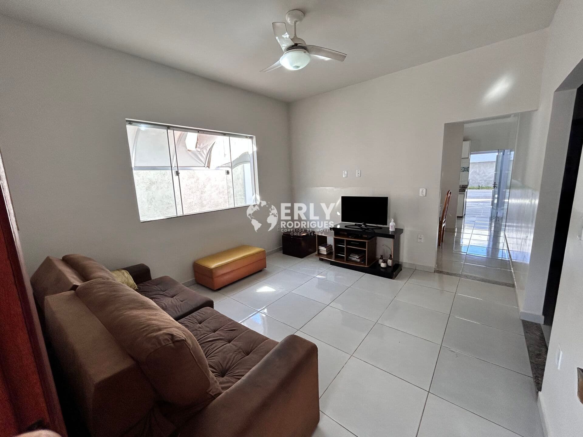 Casa térrea em lote inteiro no Bairro Giovanini!