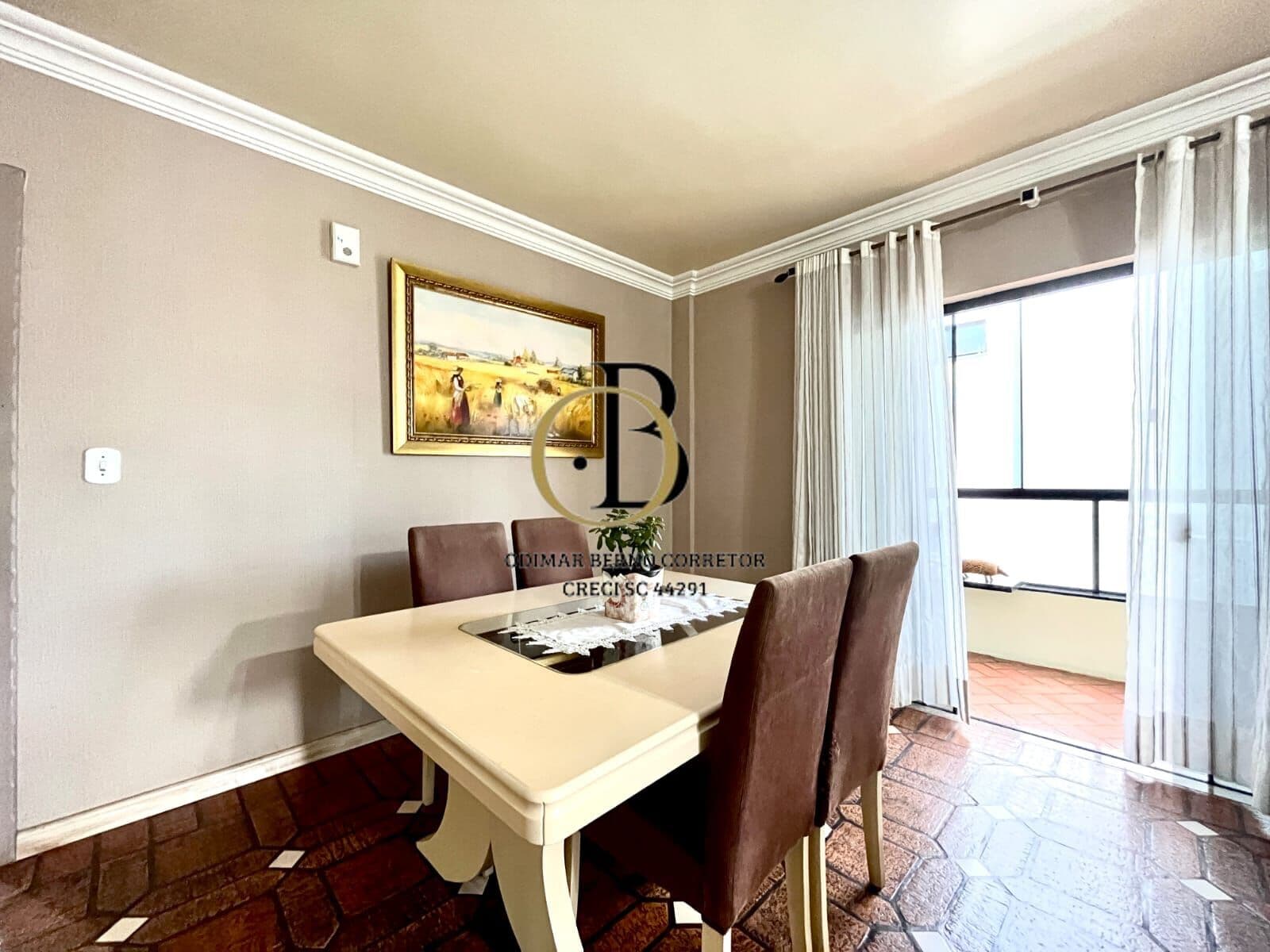 Apartamento em Xaxim - Centro