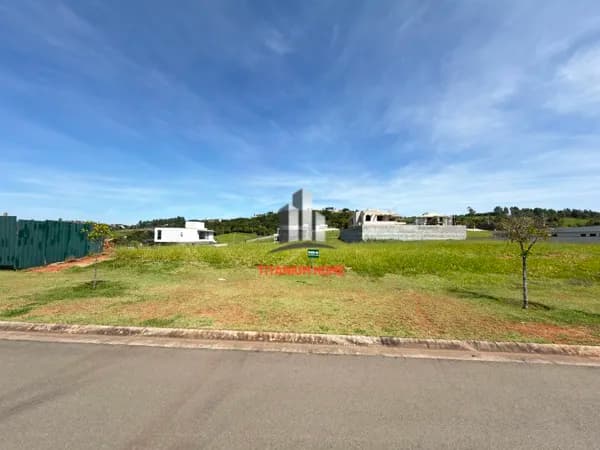 Terreno de 1.200 mts no Entreverdes - Alto Padrao