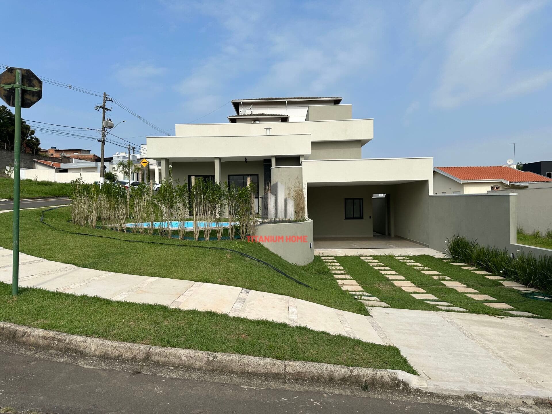 Casa de 3 dorm sendo uma suite + escritorio +Piscina 212 mts no Condomínio Reserva da Mata