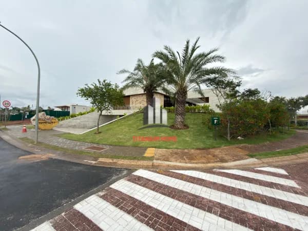 Casa no Entreverdes 4 suites com elevador e rooftop