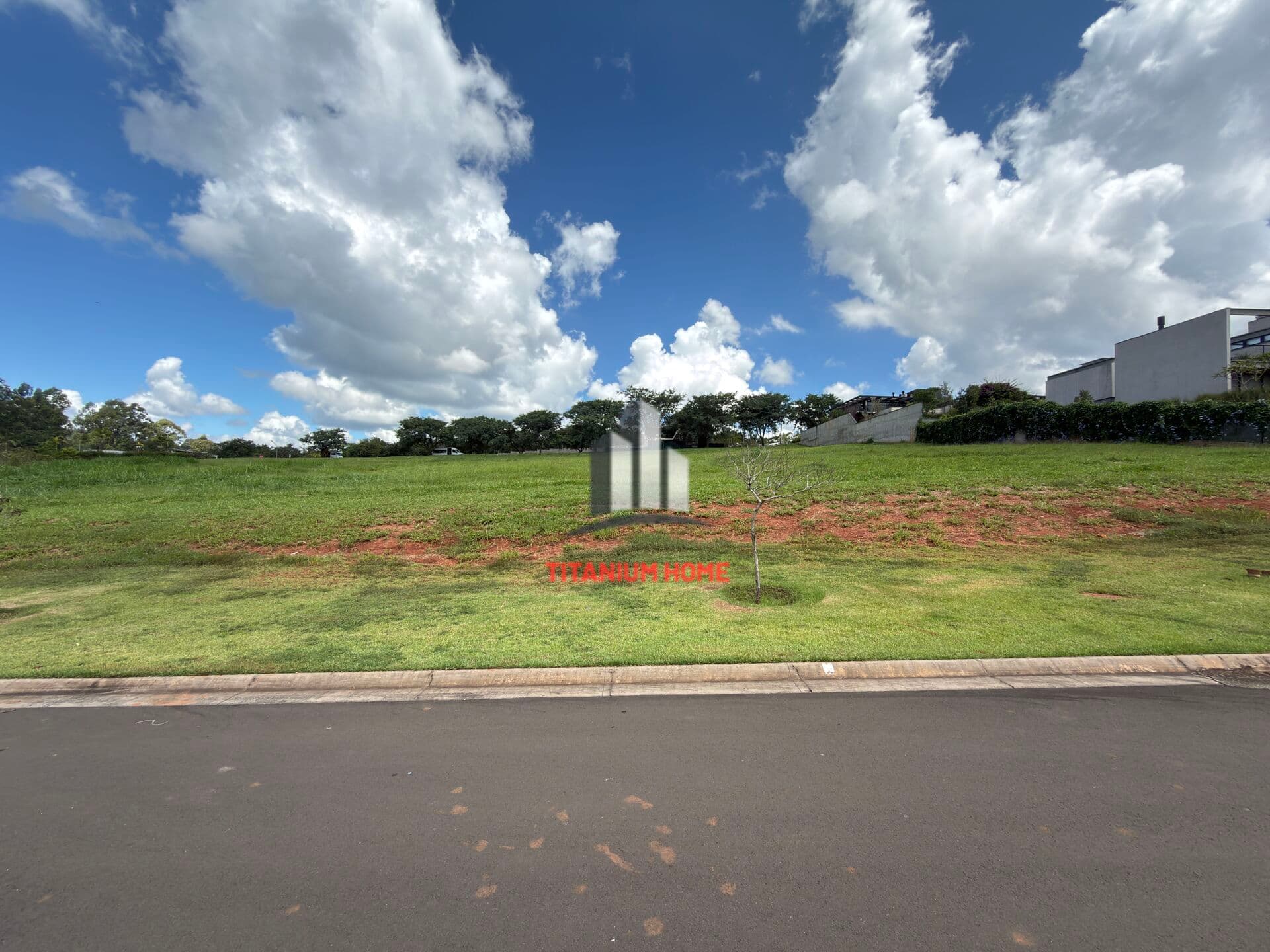 Terreno de 1.200 mts no Entreverdes - Alto Padrao